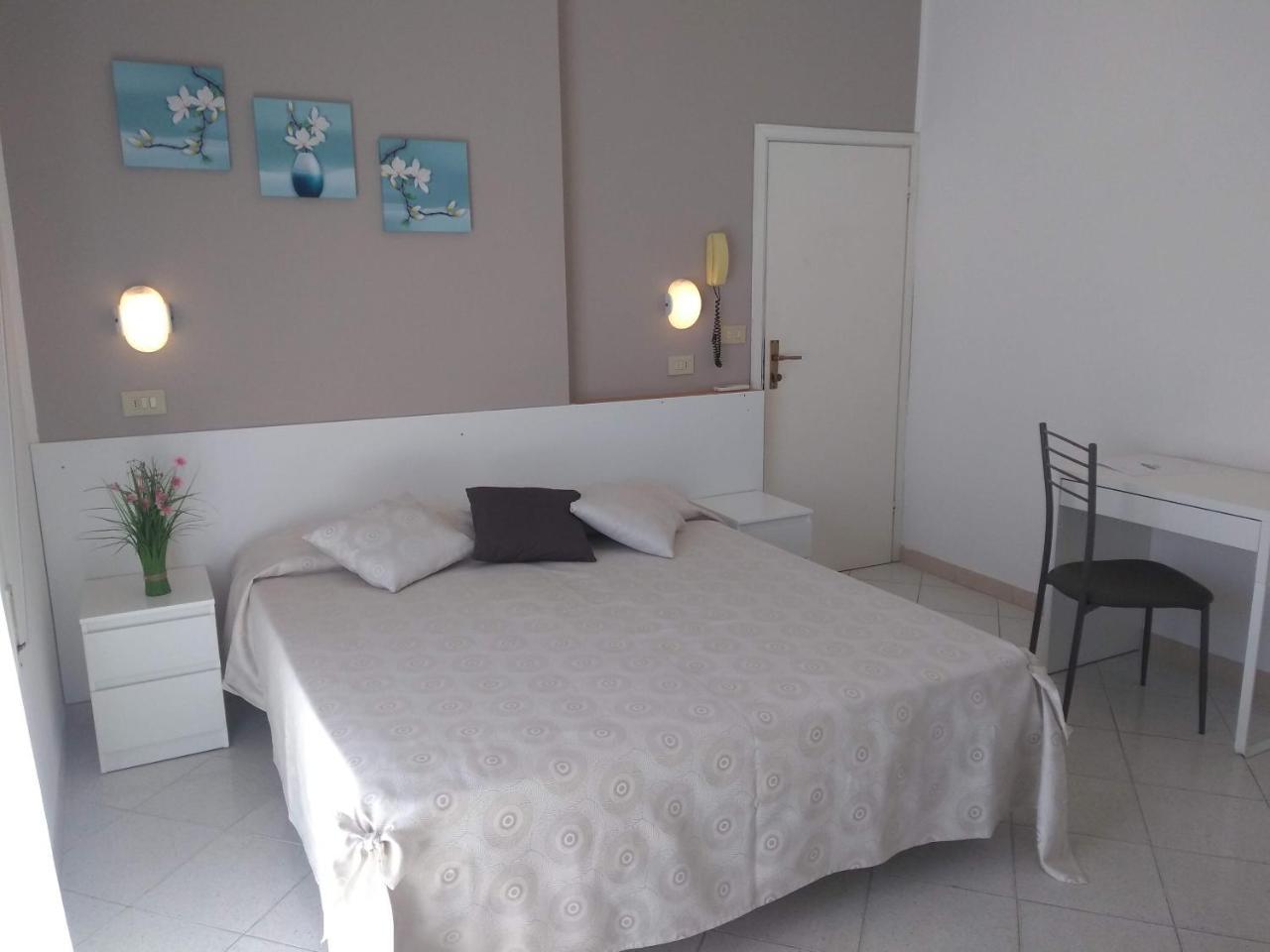 Hotel La Bella Vita Rimini Dış mekan fotoğraf