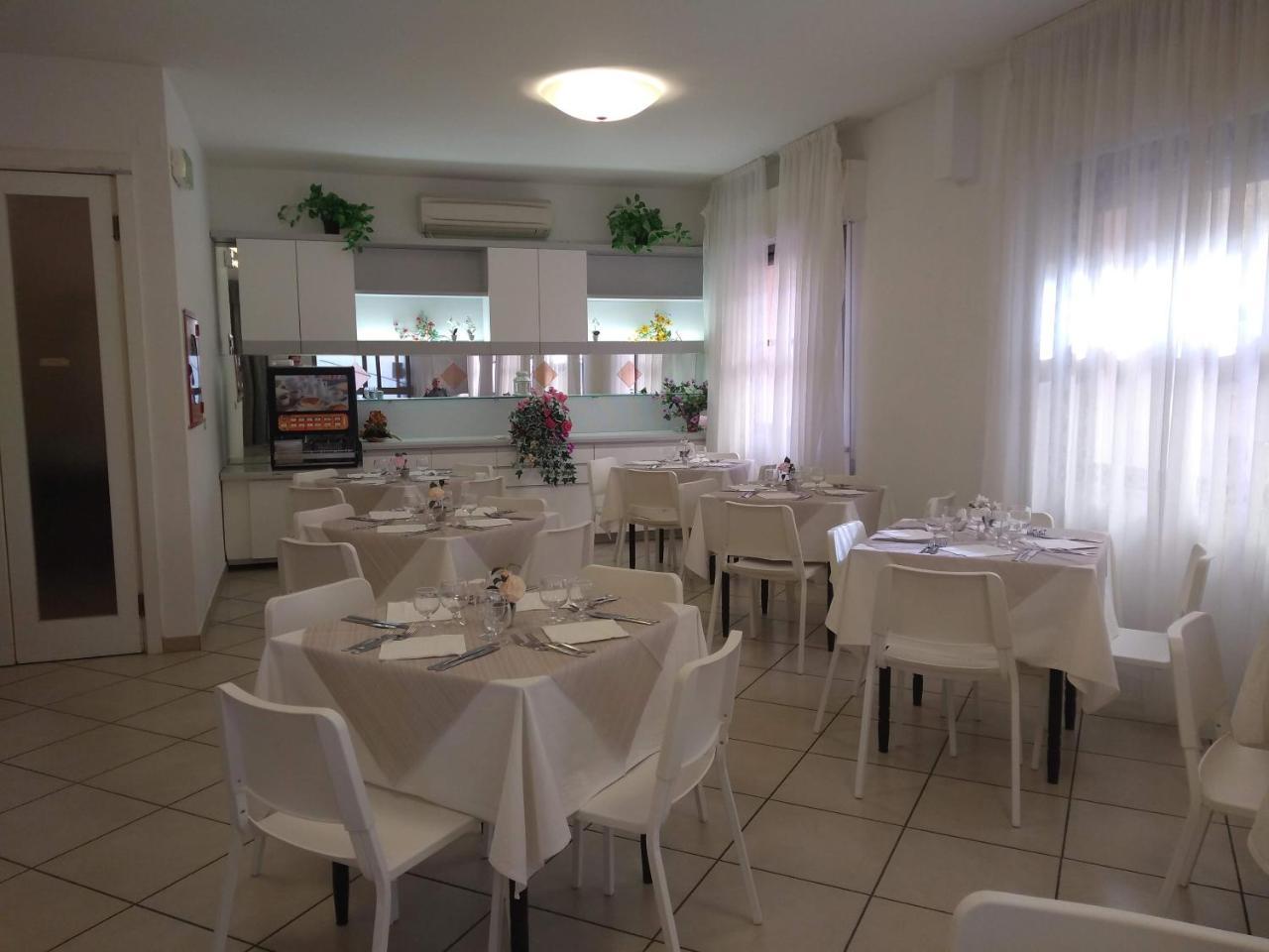 Hotel La Bella Vita Rimini Dış mekan fotoğraf